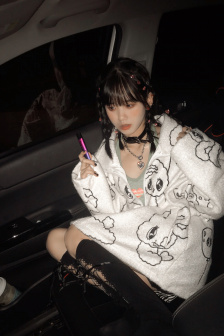 父子俩同耕一块地